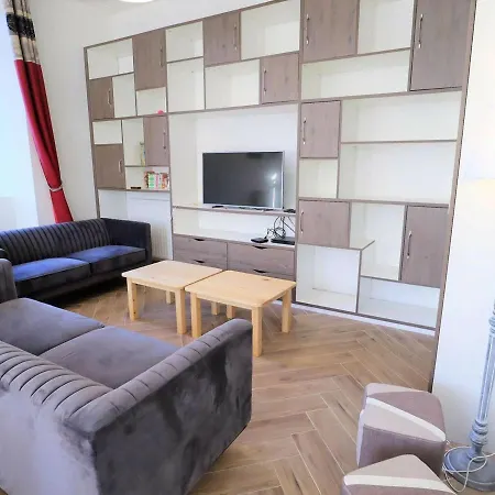 15 Pers. - Mobilite Reduite - Proche Saint-guerin - Parking, Salle De Reunion, - Fr-1-342-260 * Beaufort (Savoie)